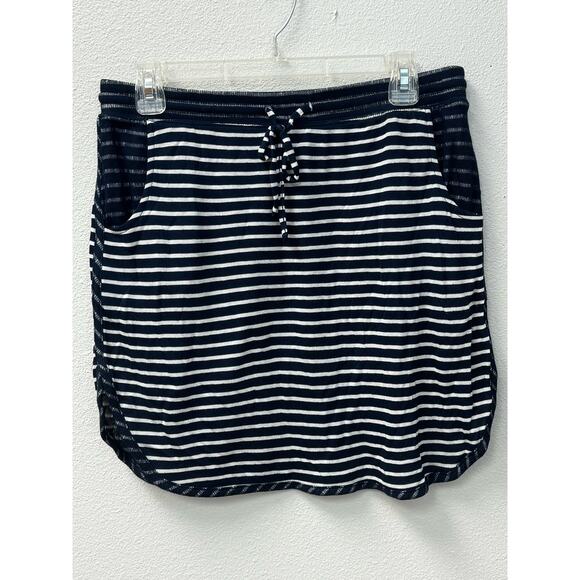 Gap Women’s Skirt Skort Navy Striped Rayon Size‎ Medium - Picture 1 of 8